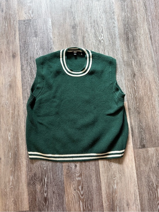 Uniqlo Jackets & Blazers - Uniqlo Forest Green Knit Sleeveless Vest with Cream Trim